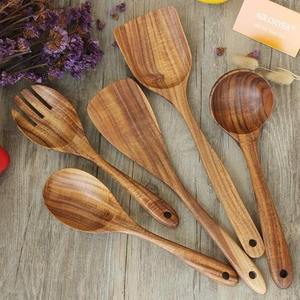 Cuchara de ensalada de madera de mango africano hecha a mano Servidores de madera de estilo keniano Colección de cucharas ecológicas - Product Image 3