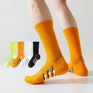 Wholesale Knitted Summer High <b>Sport</b> <b>Socks</b> <b>Men</b> Custom Logo White Black Grey Crew Training Sweat Resistant - Product Image 1