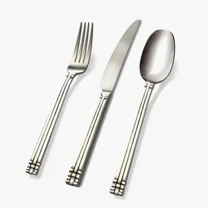 Ensemble de couverts jetables en acier inoxydable de qualité supérieure, 5 pièces, pour mariage, fête, dîner et événements spéciaux - Product Image 3