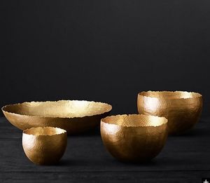 Bol en laiton doré avec gravure florale et finition antique conçu pour les collections de maisons vintage ou les cérémonies sacrées - Product Image 2