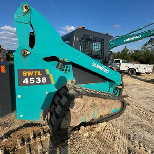 Minicargador usado Sunward SWTL 4538 con componentes de núcleo-Motor de bomba de rodamiento a la venta - Product Image 4