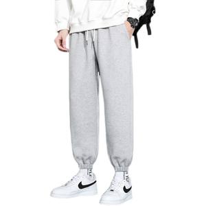 Pantalons de sport décontractés pour hommes, couleur unie, avec logo brodé personnalisé OEM, design de pantalon, lacets, jambe ample, micro-pantalon de survêtement - Product Image 3