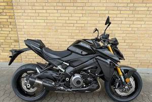 Moto sportive d'occasion 2022 GSX-S1000 Naked Essence Manuelle Euro 5 (152 ch) 999cc Design Racing Motos de Route à Vendre - Product Image 3
