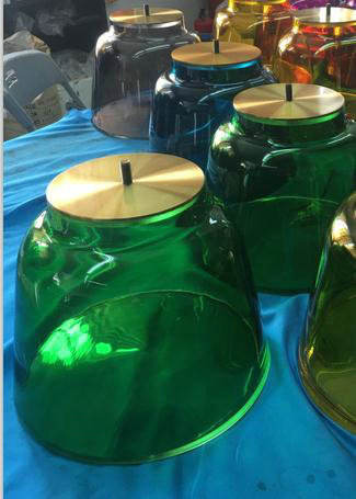 Base verte + plateau en laiton doré + dessus en verre noir