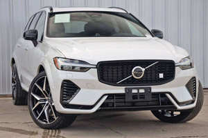 2022 XC60 Recharge EAWD T8 Polestar Engineered SUV 4 portes Euro III Phares LED Volant à gauche Sièges en cuir Caméra de recul - Product Image 2