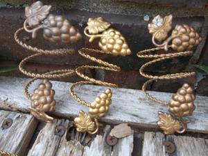 Classic Curved Gold <b>Napkin</b> <b>Ring</b> With Grapes Design Set Premium Table Decor Elegant Dining Accessory For Home Kitchen Party Use - Product Image 5