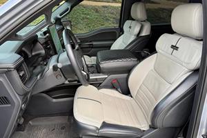 SUPER PROPRE 2022 FO-RD F-150 LIGHTNING PLATINUM PRÊT À ÊTRE EXPÉDIÉ - Product Image 6