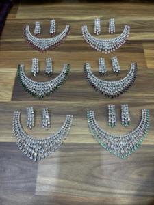 Ensemble de collier ras du cou en laiton multicouche fait à la main, perles blanches, pierres pour mariages, fiançailles, anniversaires, fêtes, excellente idée cadeau - Product Image 5