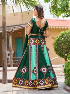 Navratri Chaniya Choli en pur coton brodé entièrement cousu de qualité supérieure de l'exportateur et fournisseur indien - Product Image 6