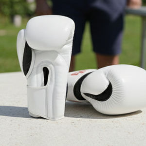 Gants d'entraînement de combat de kickboxing professionnels QST pour adultes, en cuir PU original, durables, anti-humidité, fermeture auto-agrippante, personnalisables - Product Image 6