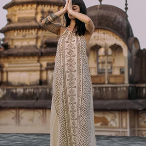 Vestido de Algodón con Estampado a Mano, Estilo Vintage, Cuello Halter, Largo Maxi, Técnicas Bordadas para Verano y Otoño - Product Image 1