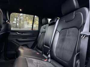 Cherokee Altitude 2024 Usado, Blanco Limpio, 4x4, Volante a la Derecha, Asientos de Cuero Oscuros con Calefacción, Transmisión Automática, Llantas de Aleación R17, Techo Panorámico - Product Image 4