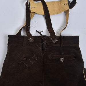 Pantalones cortos de hombre bávaro OEM al mejor precio, color oscuro, con patrón bordado y decoración de botones - Product Image 6