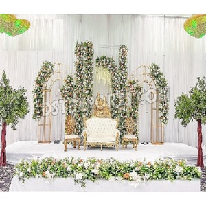 Incroyable ensemble de canapés de scène de mariage Fusion indien Mariage indien Ensemble de canapés Maharaja en or blanc Design de luxe Meubles de mariage UK - Product Image 1