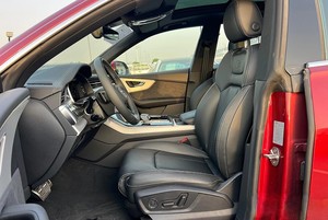 <span class=keywords><strong>Audi</strong></span> <span class=keywords><strong>Q8</strong></span> <span class=keywords><strong>55</strong></span> <span class=keywords><strong>TFSI</strong></span> Quattro 2025 Rouge Propre, Voiture d'occasion, Intérieur Sombre, Sièges en Cuir, SUV, Toit Ouvrant, Camionnette, Meilleur <span class=keywords><strong>Prix</strong></span>, Voiture de Qualité - Product Image 6