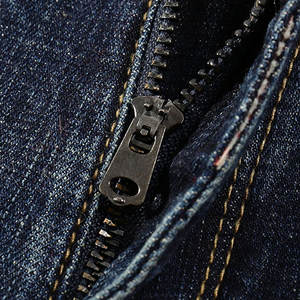 Pantalones vaqueros transpirables lavados negros ajustados al por mayor para hombre, pantalones vaqueros ligeros personalizables de material de alta calidad - Product Image 5