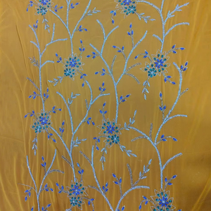 Vestido de Lujo Hecho a Mano con Cuentas Bordadas y Encaje, 100% Poliéster, Diseño de Diamantes en el Centro, Estilo Elegante - Product Image 1