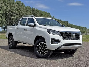 (NUEVA OFERTA PARA 2024) Camioneta Titano 4x4 Doble Cabina (Usada) - Product Image 1