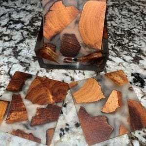 ถาดรองแก้วไม้อะคาเซียทำจากเรซินสีขาวทำด้วยมือถาดรองแก้วเคลือบอีพอกซีสำหรับกันน้ำ - Product Image 2