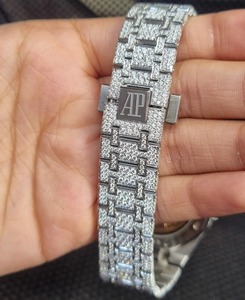 Moissanite diamante ghiacciato <span class=keywords><strong>orologio</strong></span> da polso Moissanite <span class=keywords><strong>orologio</strong></span> analogico VVS Clarity regalo per gli uomini e le donne su misura <span class=keywords><strong>orologio</strong></span> gioielli - Product Image 4