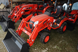รถแทรกเตอร์ขนาดเล็ก KIOTI CX2510 CS2520 ขับเคลื่อน 4 ล้อ รุ่นใหม่และมือสอง ขายดี – รถแทรกเตอร์สำหรับฟาร์มขนาดเล็ก - Product Image 2