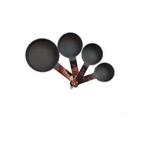 Juego de tazas medidoras de forma redonda en acero inoxidable con metal de la mejor calidad, perfectas para tareas de cocina y horneado fácilmente - Product Image 3