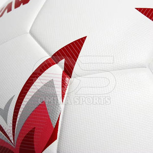 Balón de fútbol cosido a mano de calidad superior con excelente agarre para juegos callejeros y de campo de hierba - Product Image 6