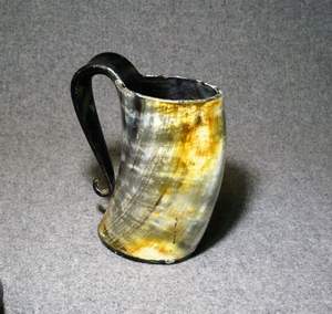 Tazas de cuerno estilo granja populares entre los amantes de la decoración rústica que buscan artículos de bebida naturales, elegantes y duraderos. - Product Image 3