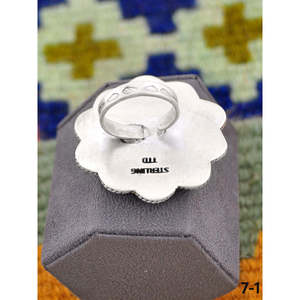 Bague artisanale Southwest en Lapis Lazuli et Or Rose, en argent sterling plaqué or rose, sertie clos, taille unique, avec pierres précieuses naturelles, idéale pour un cadeau - Product Image 4