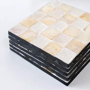 Posavasos Cuadrado Bohemio Hecho a Mano de Alta Calidad con Incrustaciones de Concha Natural para Accesorios Elegantes de Mesa para el Hogar - Product Image 4