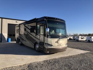 Autocaravanas Tiffins Phaeton a Precio Accesible, Remolque de Viaje con Construcción de Aluminio y Acero, Interior Espacioso para 4-6 Personas, Aventura - Product Image 1