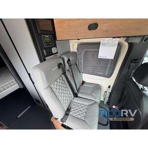 Accesorios Interiores Nuevos para Autocaravana Winnebago Revel 44E 2026, Mercedes Benz Sprinter AWD Diésel, 19 pies 7 pulgadas - Product Image 3