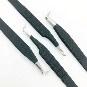 Pinzas de extensión de pestañas de acero inoxidable con agarre de diamante con punta pulida y logotipo personalizado de punto afilado pinzas negras de muestra gratis - Product Image 3