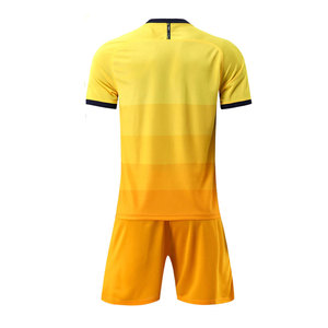 Uniformes de Fútbol Personalizados de Alta Calidad, Ecológicos, Ligeros, Transpirables y de Secado Rápido, 100% Poliéster - Product Image 2