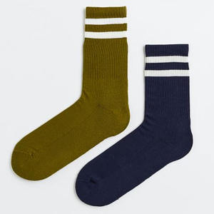 Chaussettes à poignée sur mesure pour hommes et femmes Conception de sport de football antidérapante avec logo imprimé pour chaussettes d'athlétisme d'entraînement en salle de sport - Product Image 3