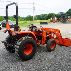 Mini tracteur Kubota 25HP série L L2502 HST 4WD avec chargeur frontal, prise de force et attelage à 3 points - Product Image 1
