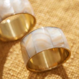 แหวนใส่ผ้าเช็ดปากสีดำทำจากทองเหลืองและเรซิ่น สำหรับตกแต่งโต๊ะที่บ้าน โรงแรม ร้านอาหาร แหวนใส่ผ้าเช็ดปากลายดอกไม้ - Product Image 3