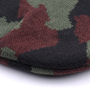 Gorro de punto Jacquard verde de corte bajo para hombre, gorro de calavera sin puños, gorro de invierno personalizado, gorro corto de calavera de camuflaje para hombre - Product Image 4