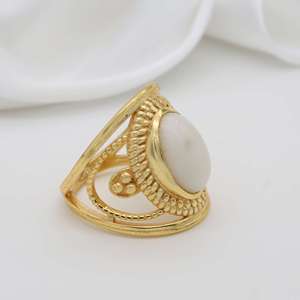 แหวนทองเหลืองลายควอตซ์นม ชุบทอง 18K สไตล์ชนเผ่า ขายส่งสำหรับผู้หญิง - Product Image 2