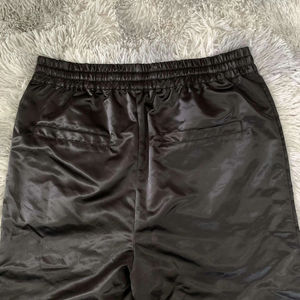 Chaqueta Cortavientos Unisex Nueva de Nailon y Algodón, Corte Regular, Pantalones de Nailon de Pierna Ancha con Corte Regular - Product Image 6