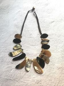 Collar de Cuerno de Búfalo con Acabado Pulido Brillante y Estilo Antiguo para Mujer, Collar para Chica y Mujer, Collar de Cuerno de Búfalo - Product Image 3