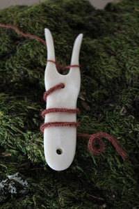 Aiguille à coudre et à tisser en os de buffle de haute qualité, accessoires ménagers polis et écologiques, avec taille et forme personnalisables - Product Image 3