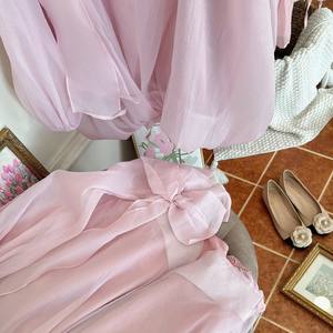 Chemise pour femme en mousseline de soie rose de haute qualité, manches bouffantes, col en V - Product Image 2