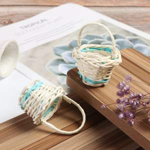 Panier de fleurs en rotin bon marché en gros petit panier cadeau pour décoration de table tissé à la main par des artisans vietnamiens - Product Image 3