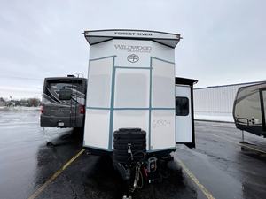 Nouveau 2026 F-o-r-e-s-t R-i-v-e-r Wildwood G-r-a-n-d L-o-d-ge 42Z-E-N - Product Image 3