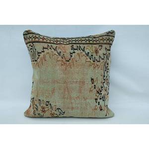Oreiller Patchwork Kantha en Laine Beige 28x28 Pouces Tissé avec un Imprimé Floral Vintage Design Rustique Confort Style Intemporel - Product Image 1