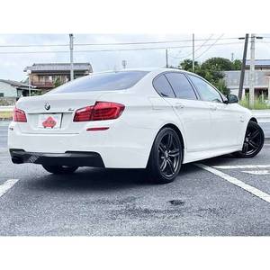 BMW Série 5 2013 - Conduite à droite/gauche, automatique, turbo, 4L essence/électrique, intérieur cuir/tissu, pneus R17/R19, caméra de recul - Product Image 3