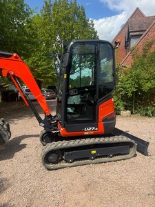 Miniexcavadora Compacta Kubota U27-4 de Alto Rendimiento, Maquinaria de Construcción Hidráulica de Giro Cero, Lista para Trabajos Pesados - Product Image 1