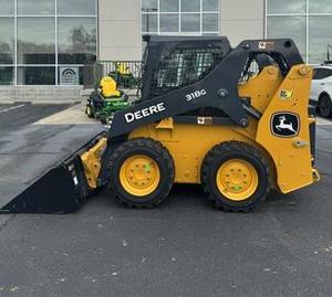 Chargeuse compacte sur pneus John Deere 318G 2026 avec moteur diesel Kubota, haute efficacité, chargeuse frontale, boîte de vitesses et pompe - Product Image 4