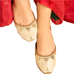 Nouvelles Khussas pour femmes, style tendance, antidérapantes, en cuir véritable de haute qualité, design élégant, taille et couleur personnalisables, légères - Product Image 1